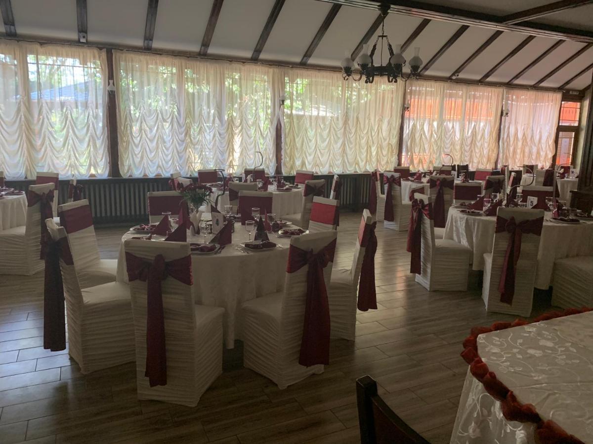 Pensiune Restaurant Rustic Rm Sarat Rimnicu Sarat Exterior photo